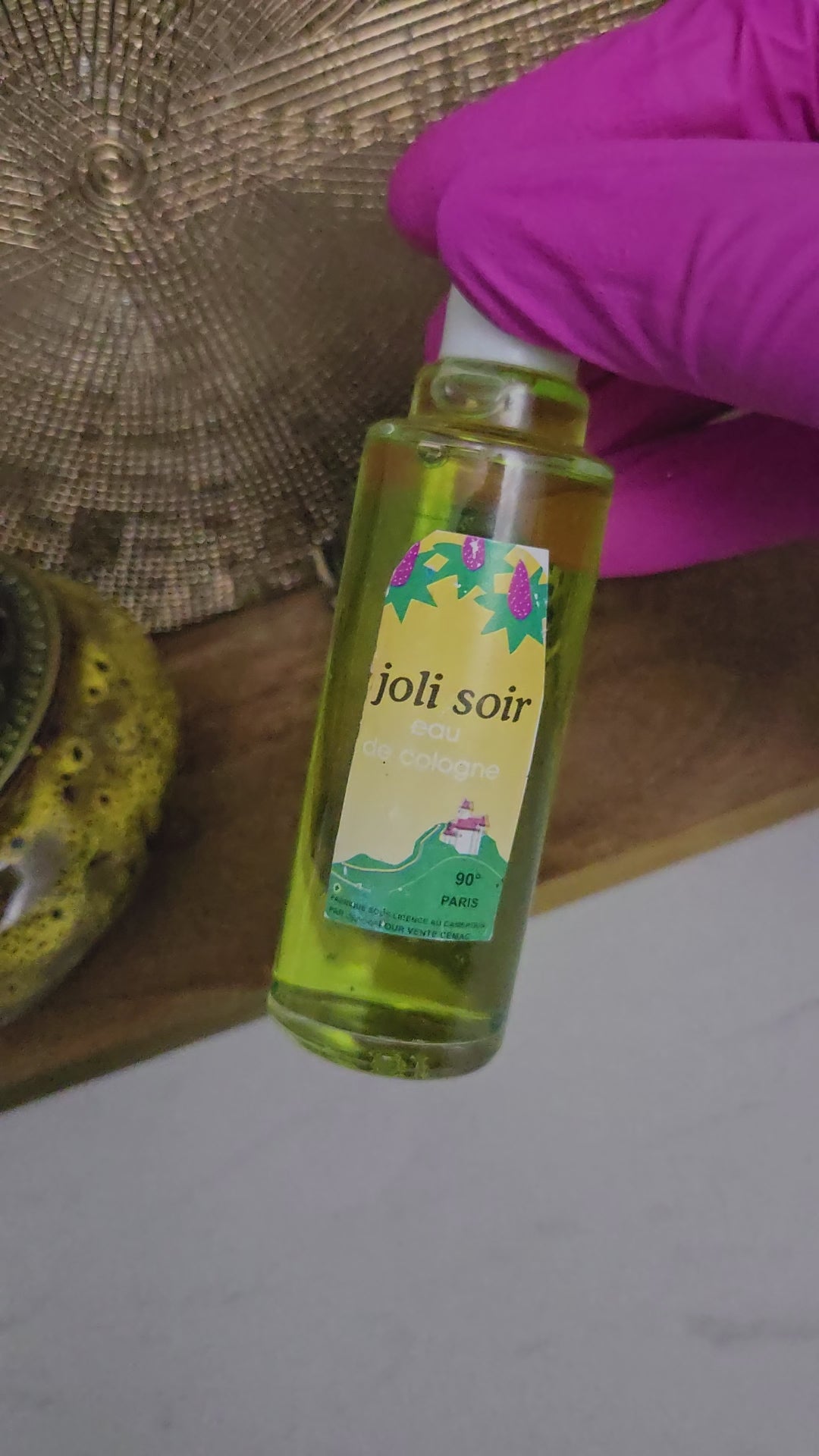 Joli Soir – Eau de Cologne fraîche et spirituelle
Parfum doux pour une soirée apaisée et énergétiquement équilibrée